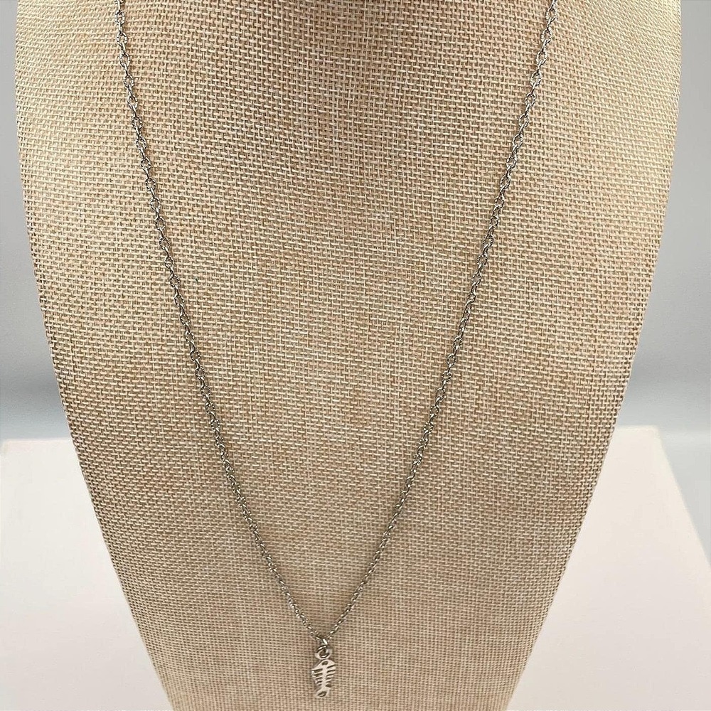 Vintage Silver Tone Fish Bone Skeleton Charm Necklace Link Chain Hip Hop Jewelry